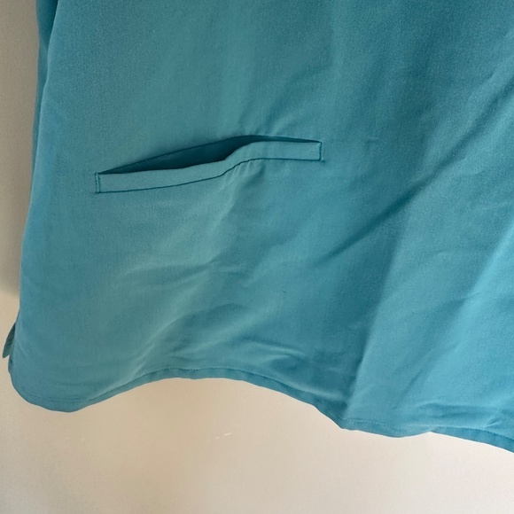 Women's FIGS Casma Scrub Top X-Large 3 Pocket Teal Blue (Caribbean?) V Neck - Picture 4 of 9